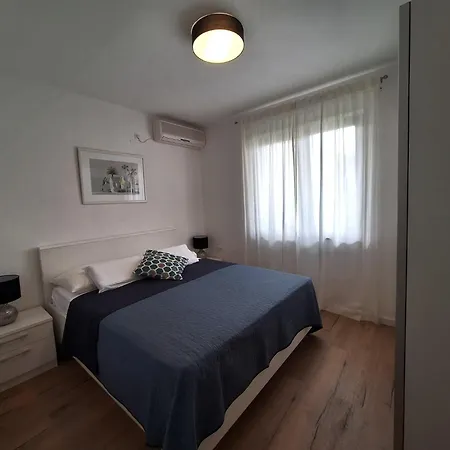 Sirius Apartment *